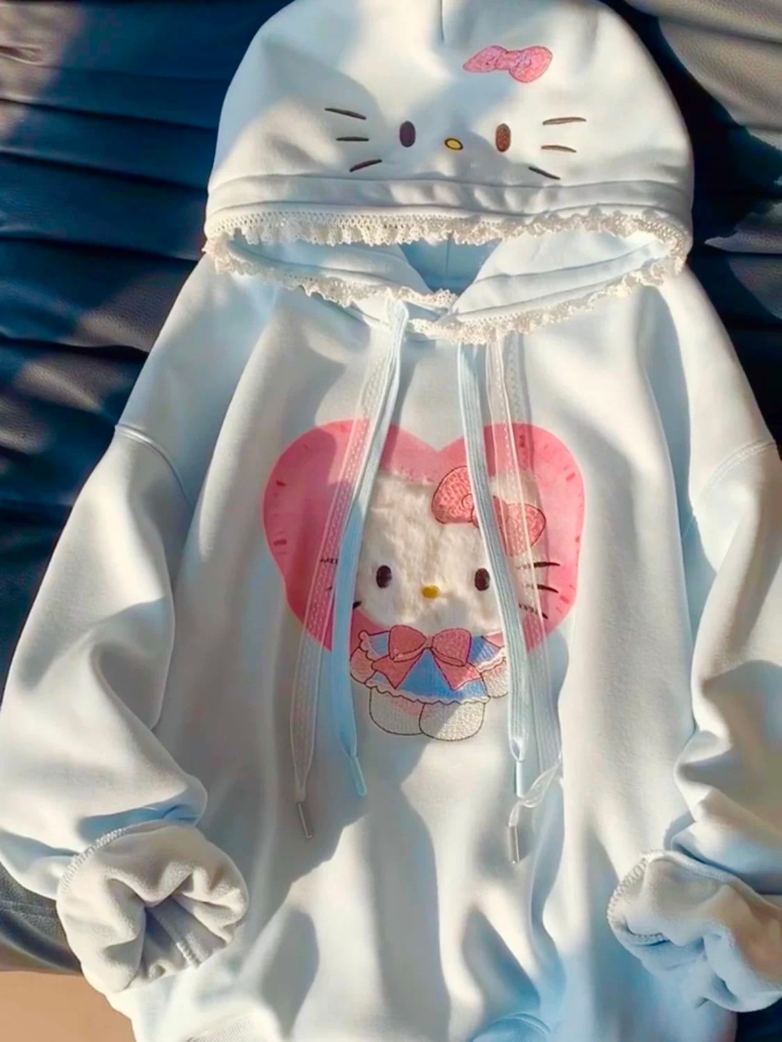 Hello Kitty Lace-Trimmed Oversized Hoodie(fleece-lined interior)