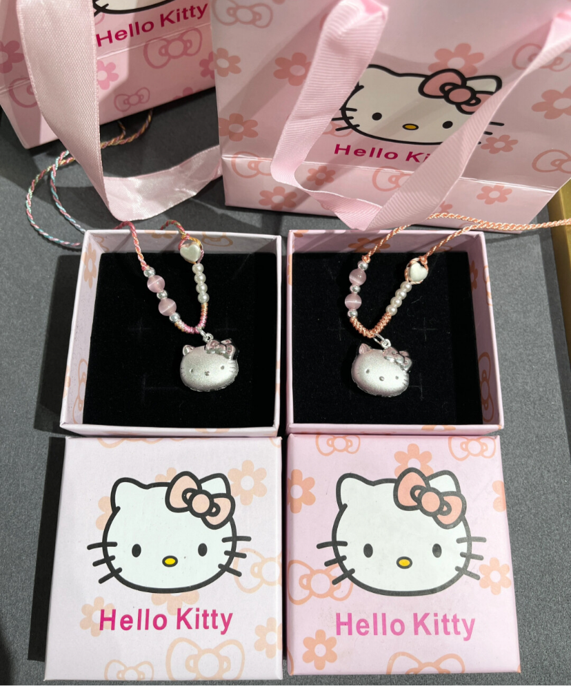 HelloKitty Silver Charmsilver
Necklace