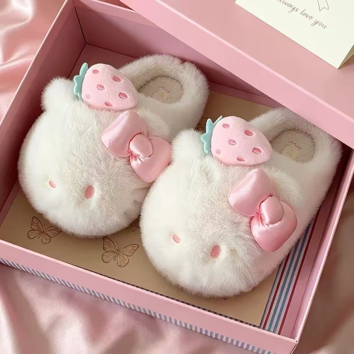 🍓Pink Strawberry Hello Kitty Fluffy Slippers
