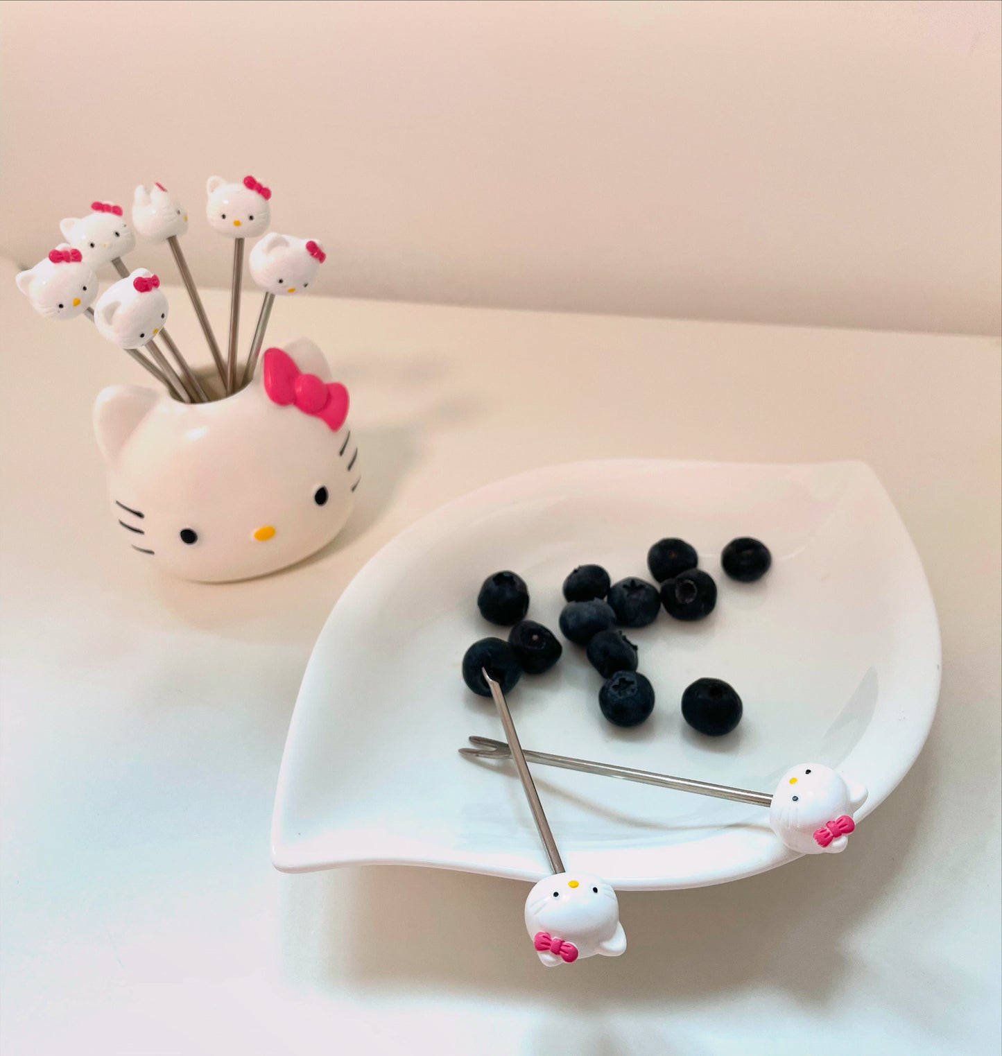 Hello Kitty Fruit Forks Set