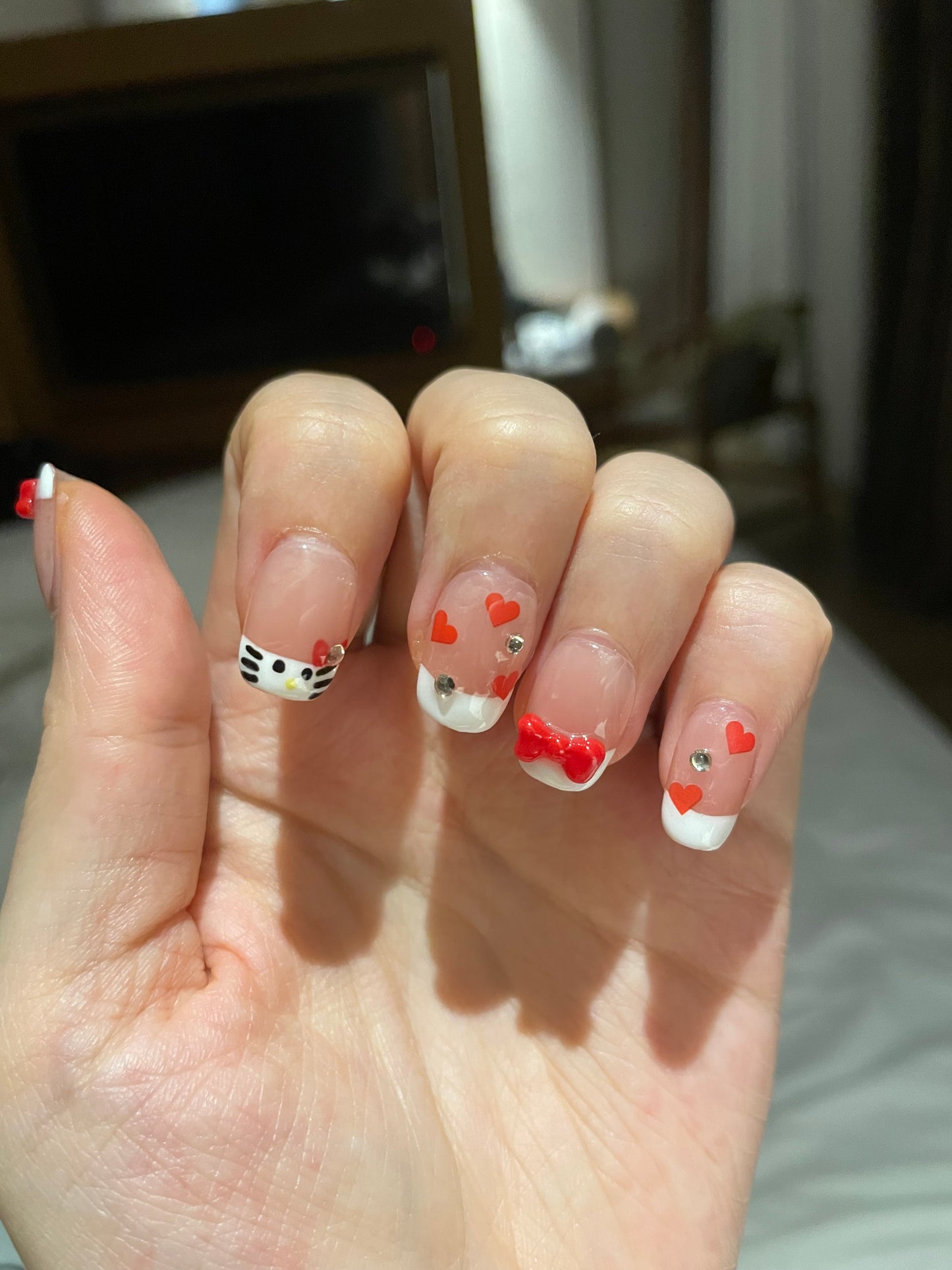 Hello Kitty French Press-On Nail Set